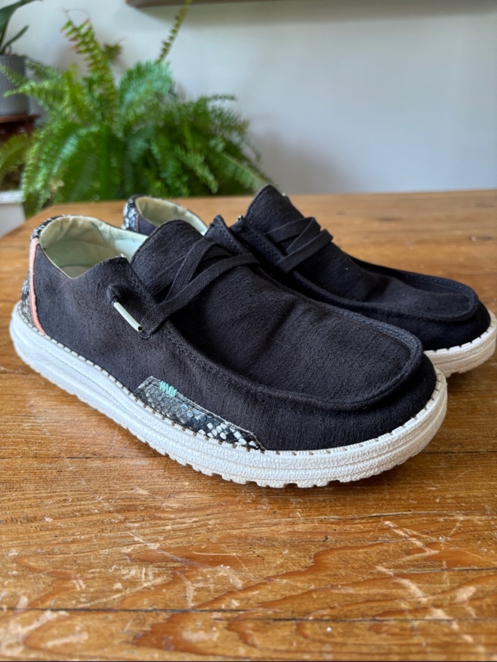 Hey Dude Wendy Snake Linen Black Suede Slip-On Loafers size 8